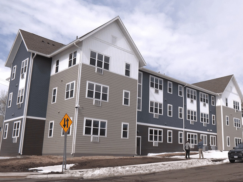 Exterior of Wadena West in Duluth